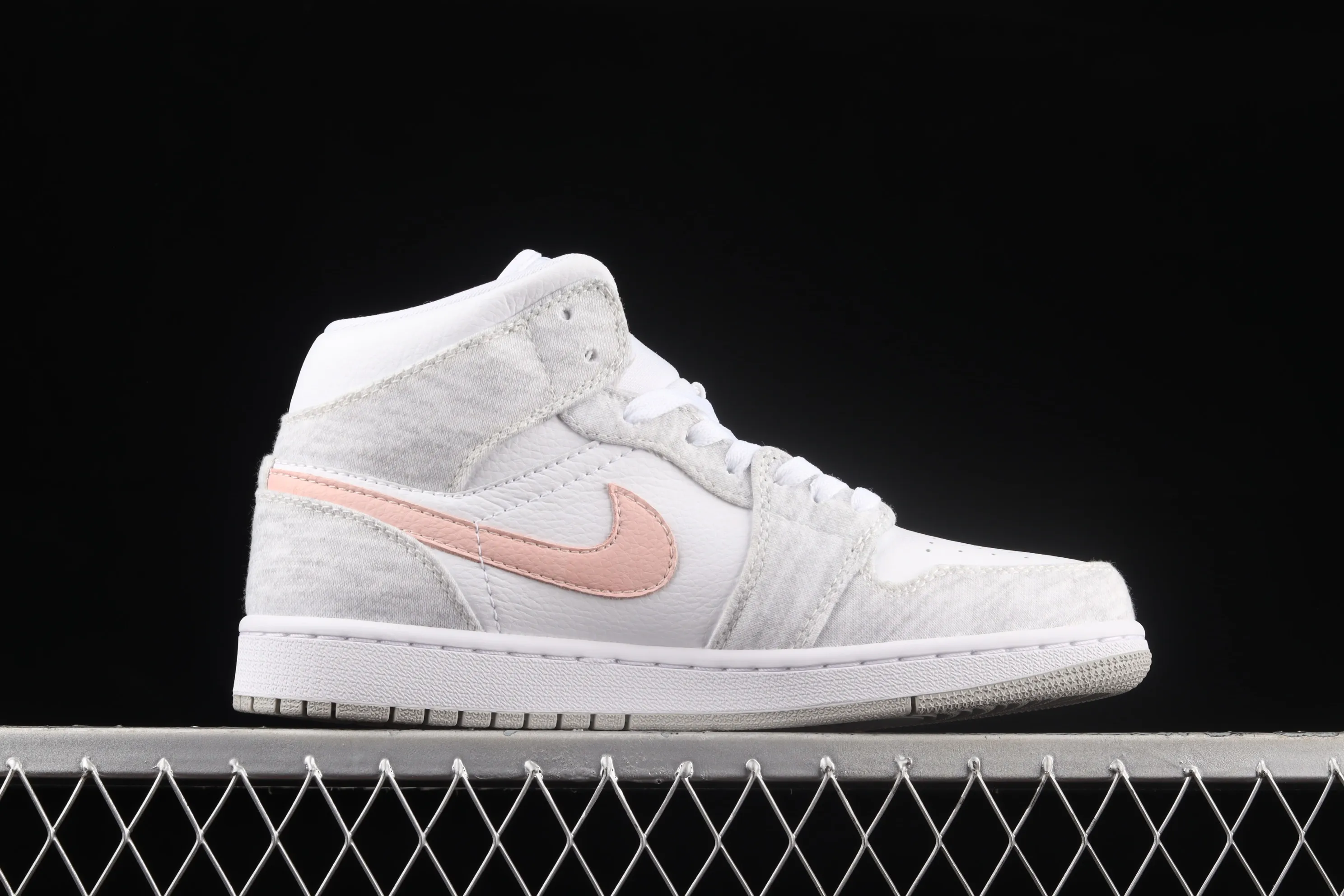 All Categories Air Jordan Jordan Series Basketball Shoes Air Jordan 1 Mid Air Jordan 1 Mid AJ1 Joe 1 White Gray Pink Mid-top Cultural Basketball Shoes DN4045-001